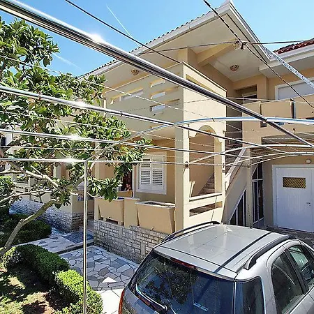 Апартаменти Sanda *