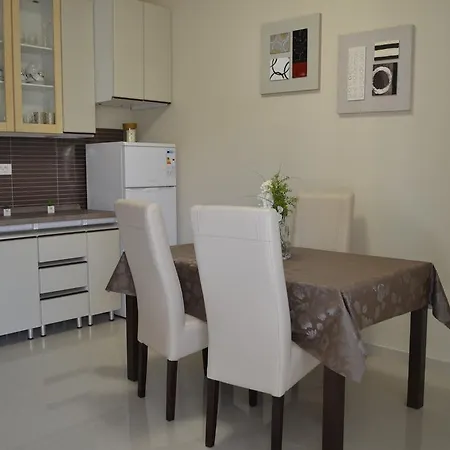 Sanda Апартаменти Задар