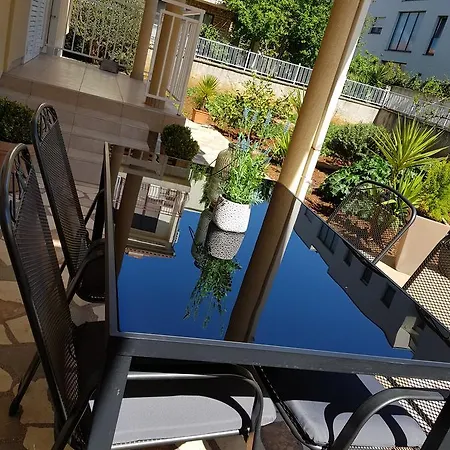 Sanda شقة زادار