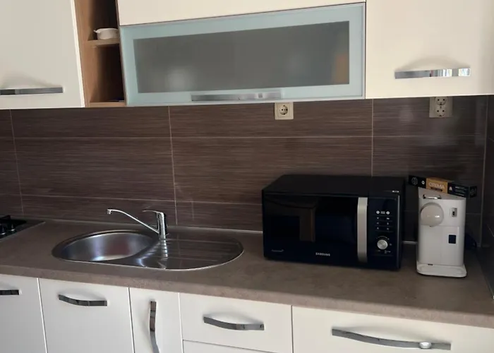 Sanda アパート ザダル